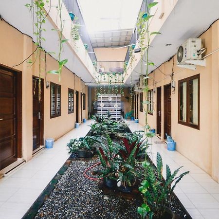 Reddoorz Near Jalan Gatot Subroto Medan Hotell Exteriör bild
