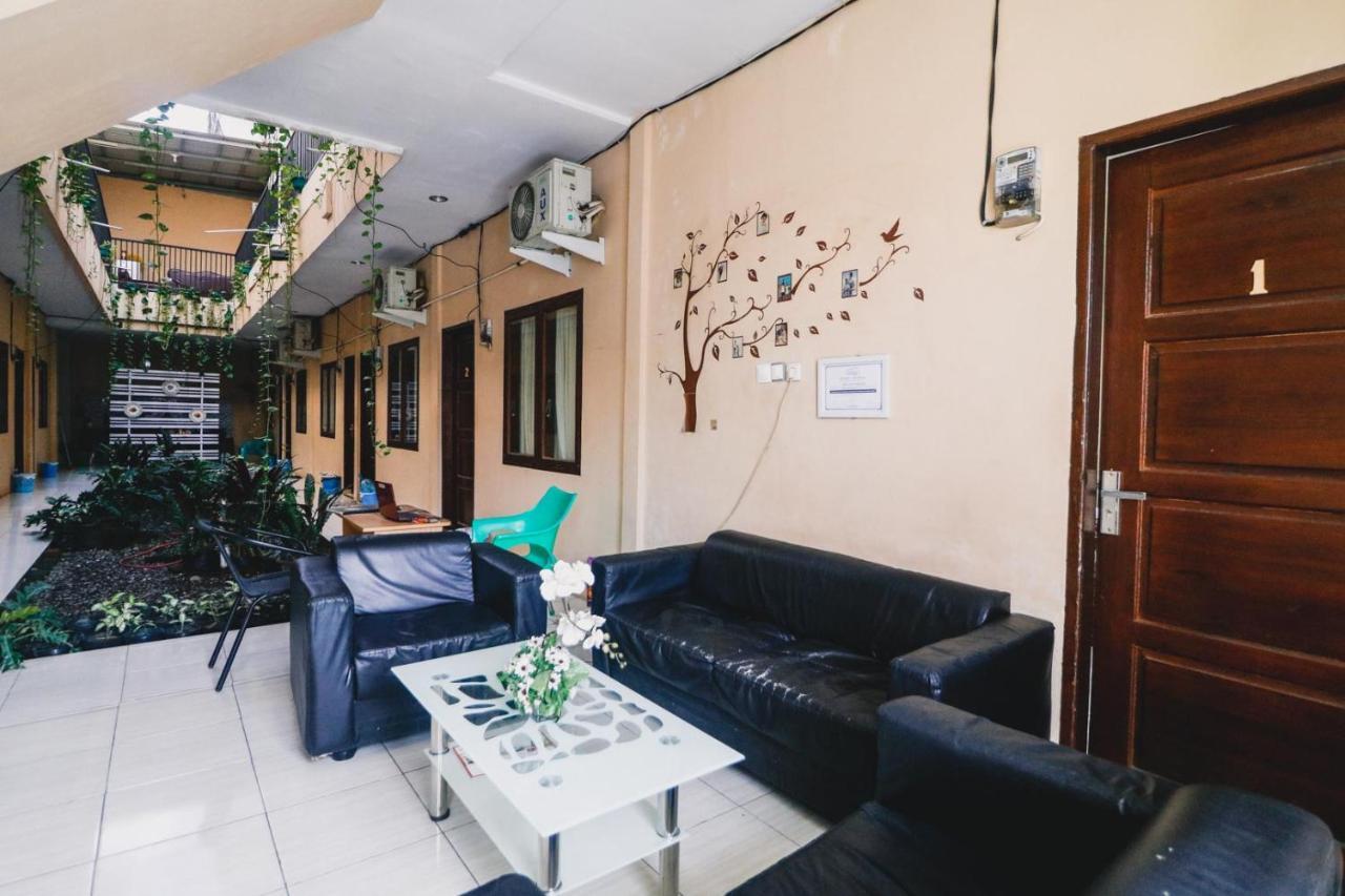 Reddoorz Near Jalan Gatot Subroto Medan Hotell Exteriör bild