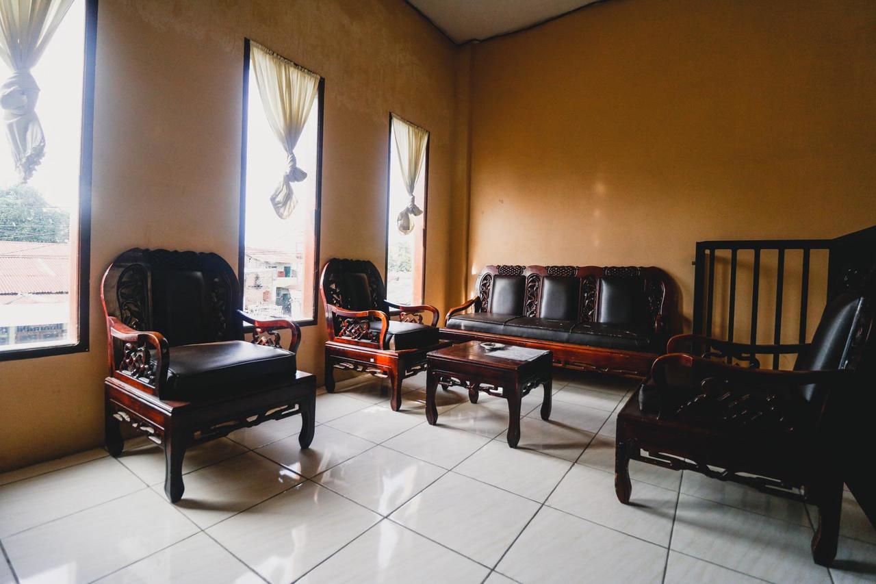 Reddoorz Near Jalan Gatot Subroto Medan Hotell Exteriör bild