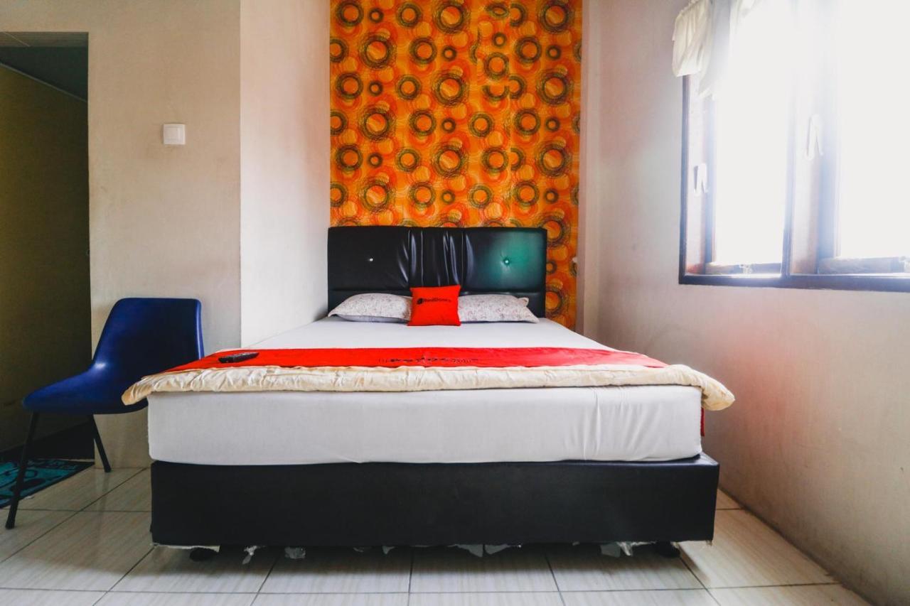 Reddoorz Near Jalan Gatot Subroto Medan Hotell Exteriör bild