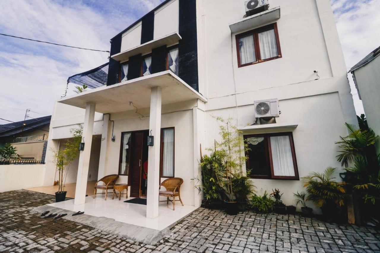 Reddoorz Near Jalan Gatot Subroto Medan Hotell Exteriör bild