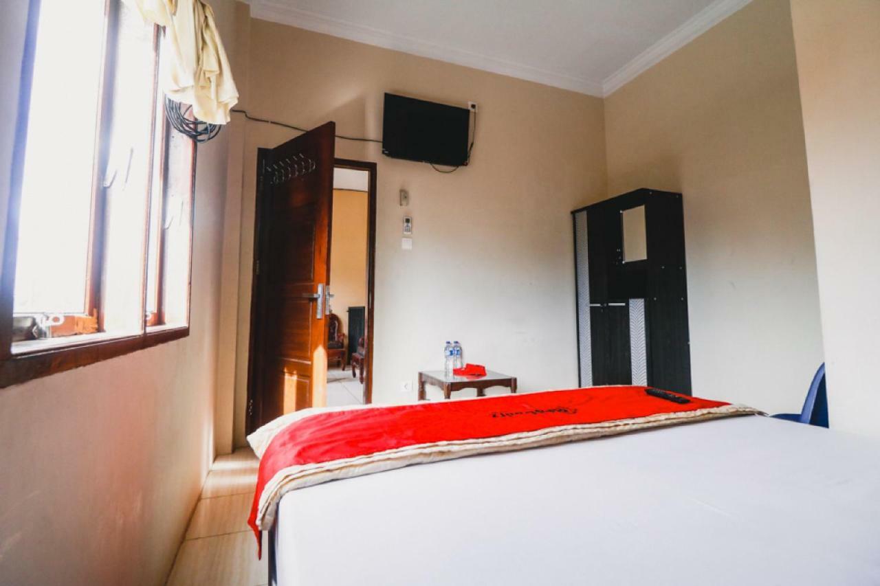Reddoorz Near Jalan Gatot Subroto Medan Hotell Exteriör bild